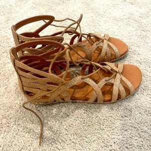 Brand NEW 8.5 Break My Heart Gladiator Sandal GOLD